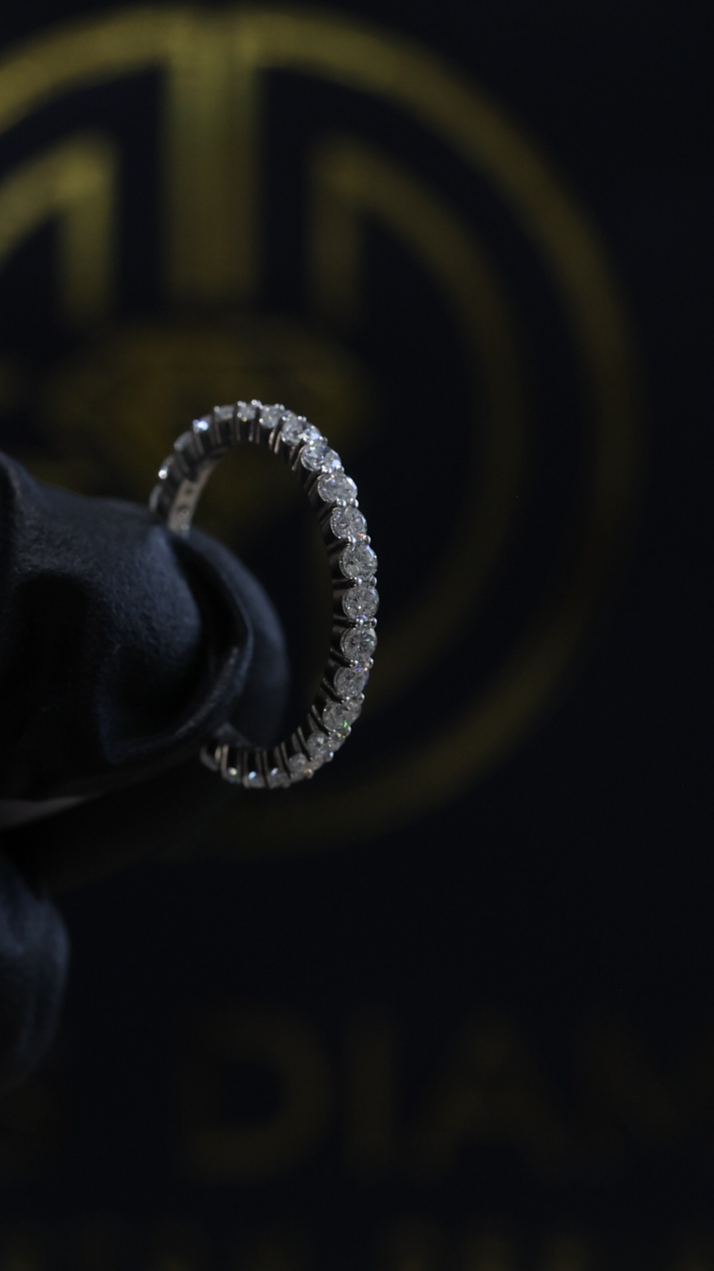 Round Brilliant Shared-Prong Diamond Eternity Band in 14K White Gold – 1.15 CT