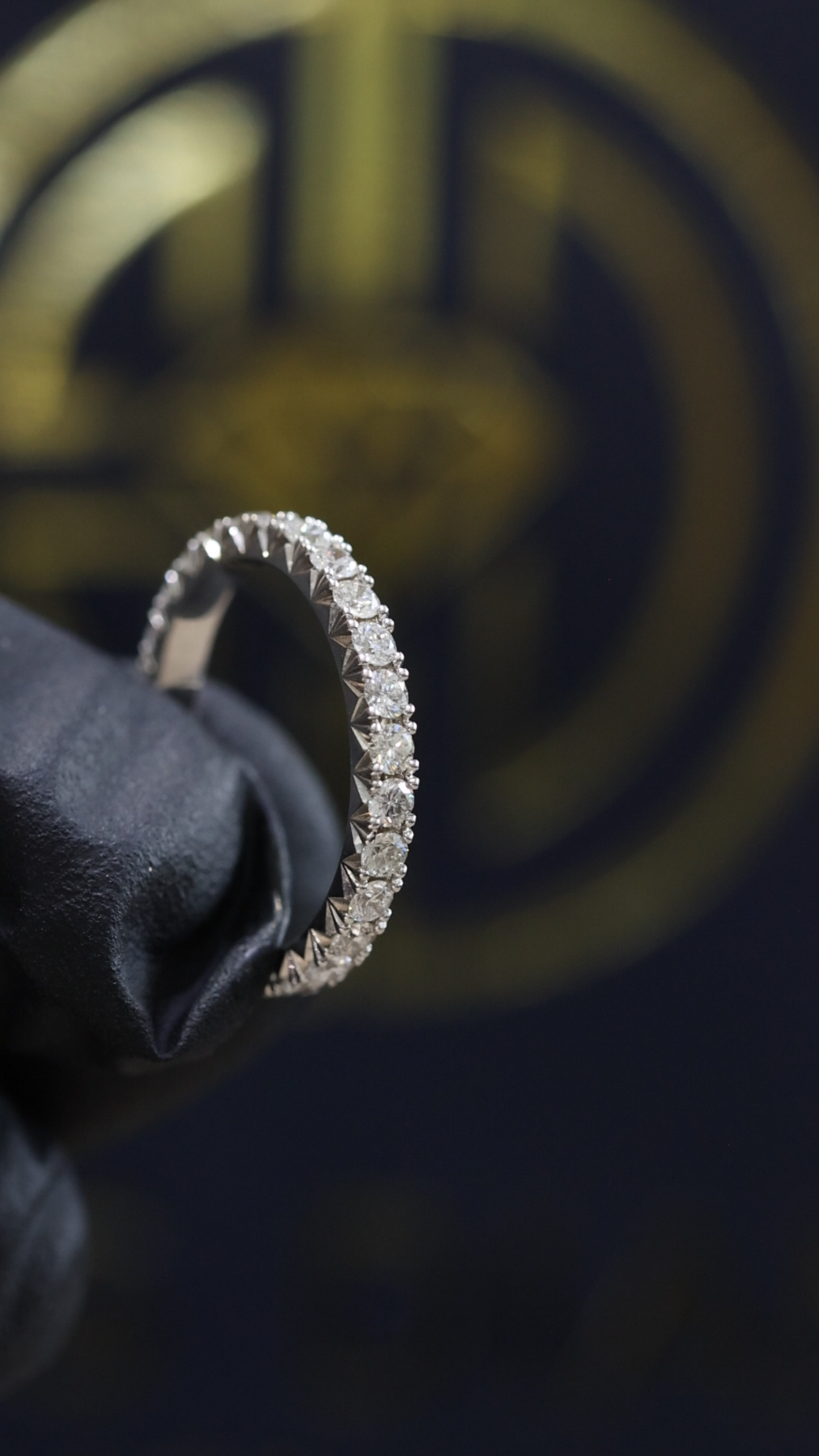 Round Pavé Diamond Eternity Band in 14K White Gold | 1.00ctw GH/SI