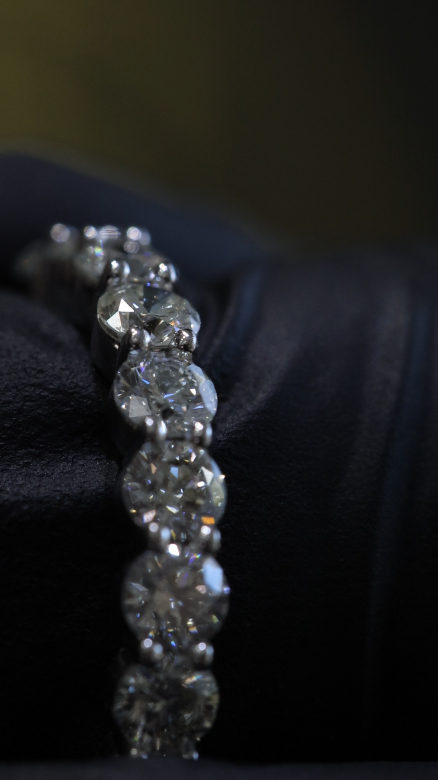 Round Brilliant Shared-Prong Diamond Eternity Band in 14K White Gold | 2.30 CT