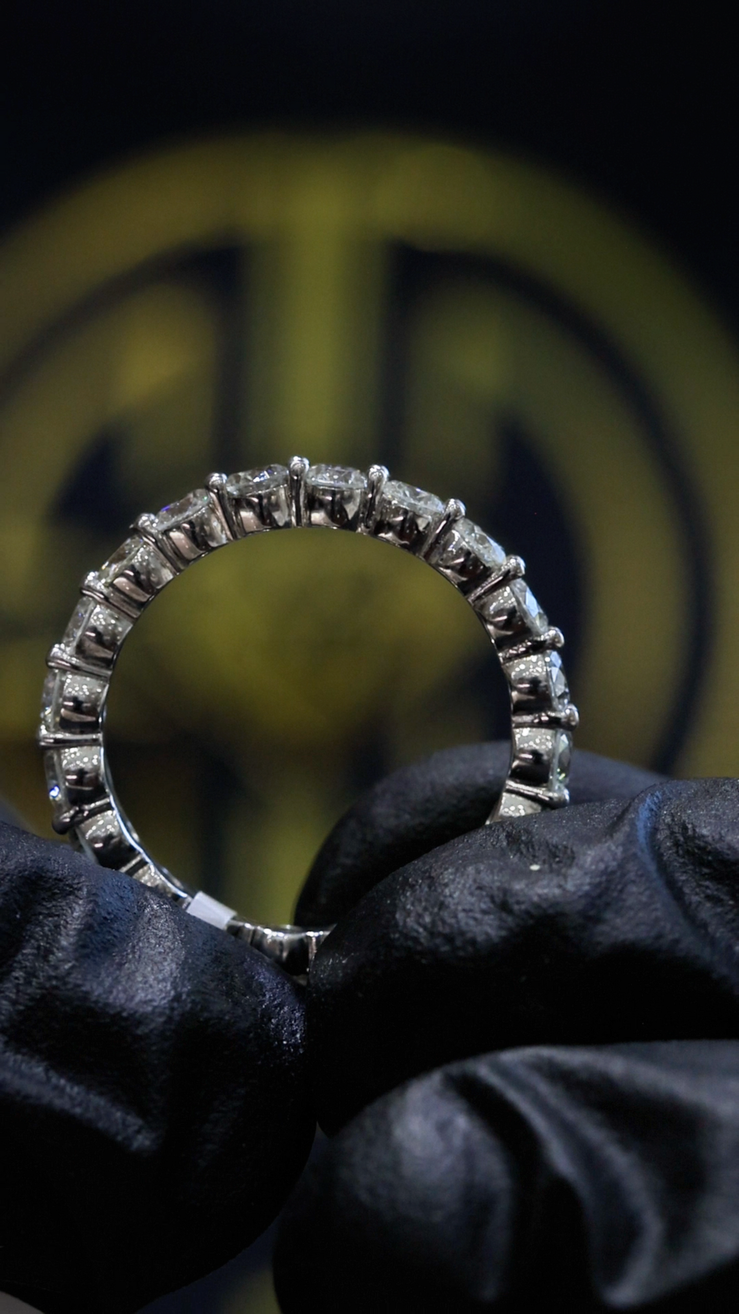 Round Brilliant Shared-Prong Diamond Eternity Band in 14K White Gold | 2.30 CT