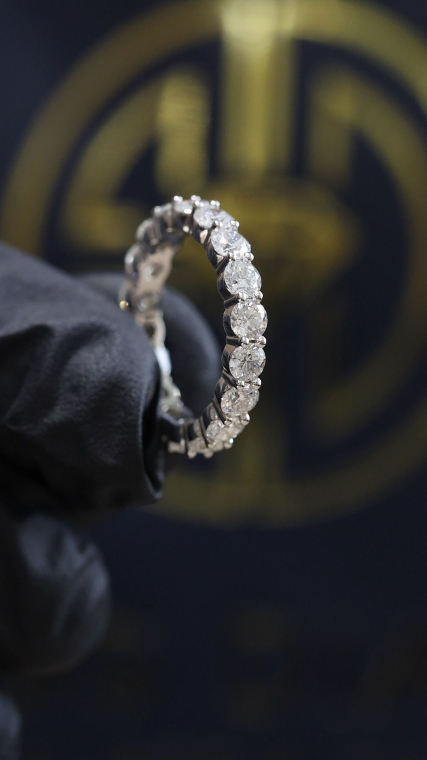 Round Brilliant Shared-Prong Diamond Eternity Band in 14K White Gold | 3.15ctw GH/SI