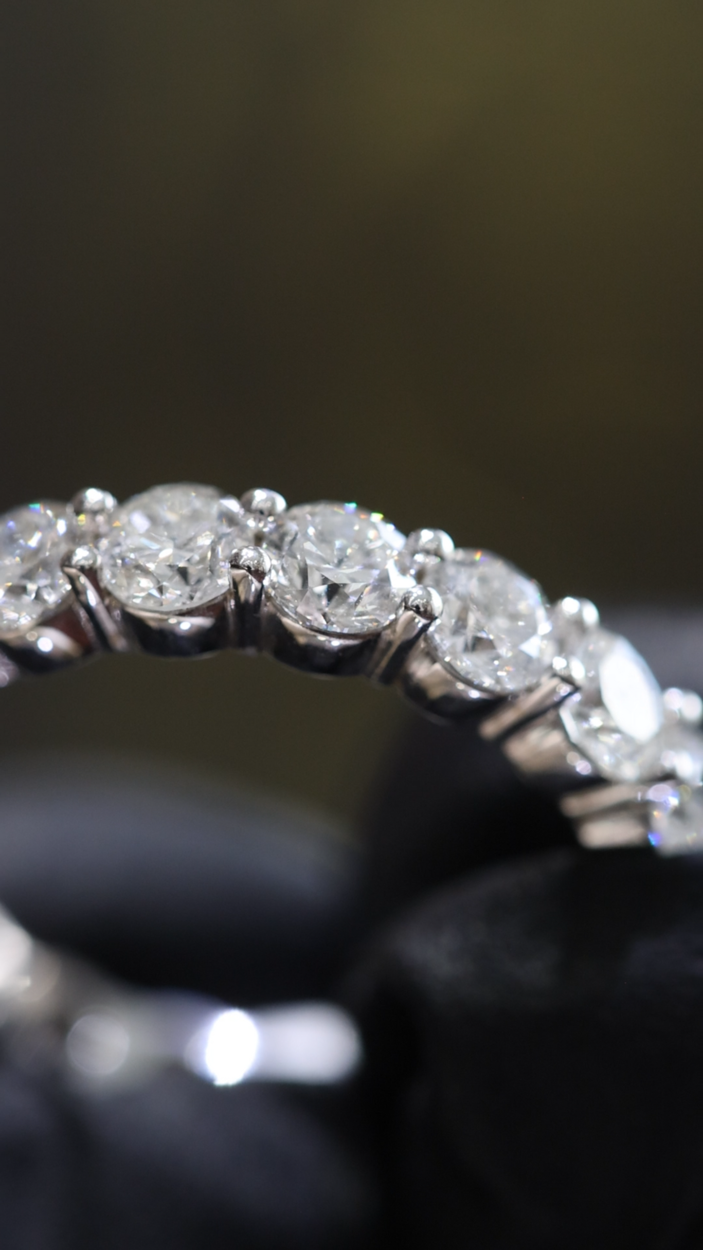 Round Brilliant Shared-Prong Diamond Eternity Band in 14K White Gold | 3.15ctw GH/SI