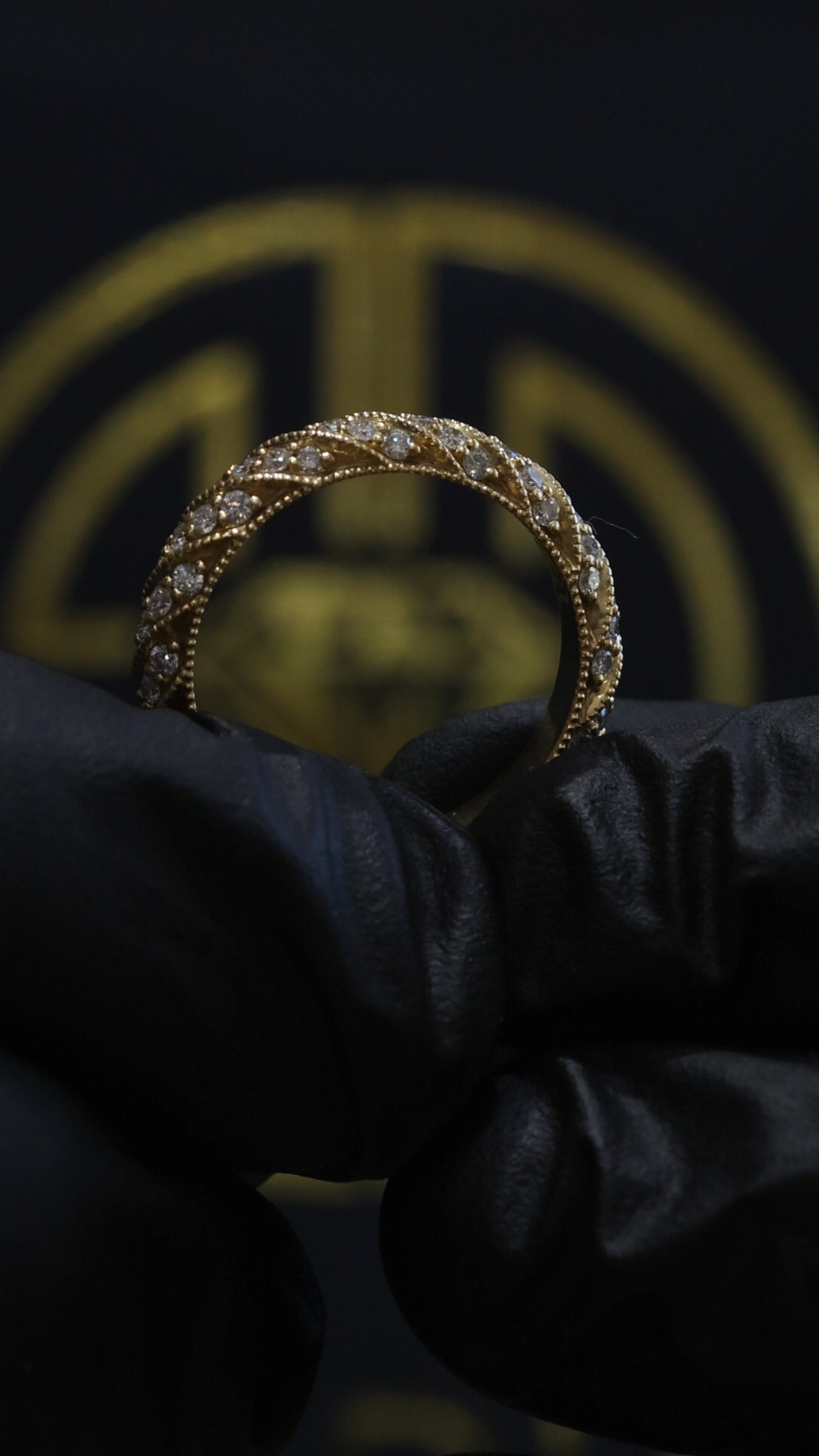 Vintage Round Diamond Eternity Band in 14K Yellow Gold | 0.95 CT