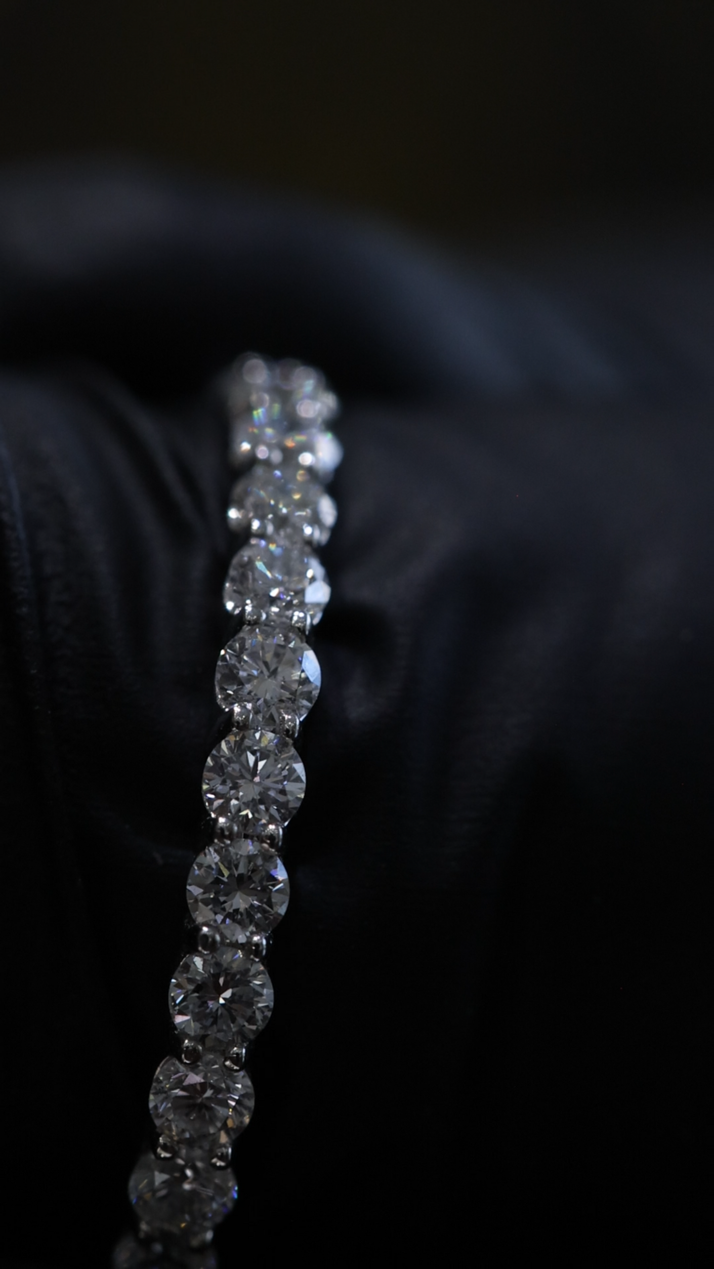 Round Brilliant Shared-Prong Diamond Eternity Band in 14K White Gold – 1.15 CT