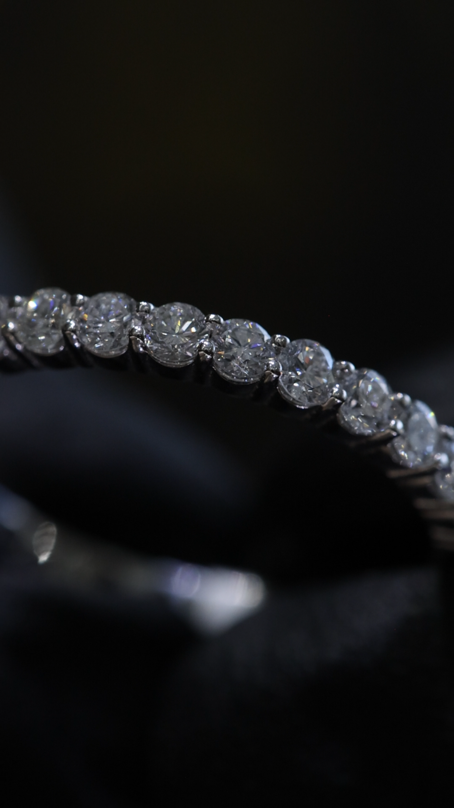 Round Brilliant Shared-Prong Diamond Eternity Band in 14K White Gold – 1.15 CT